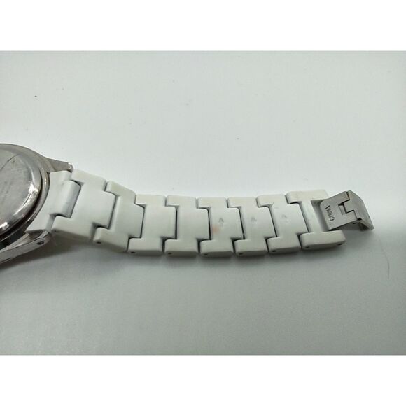 Hello Kitty Sanrio 2013 HKAQ2433 Ladies Watch - Picture 10 of 11